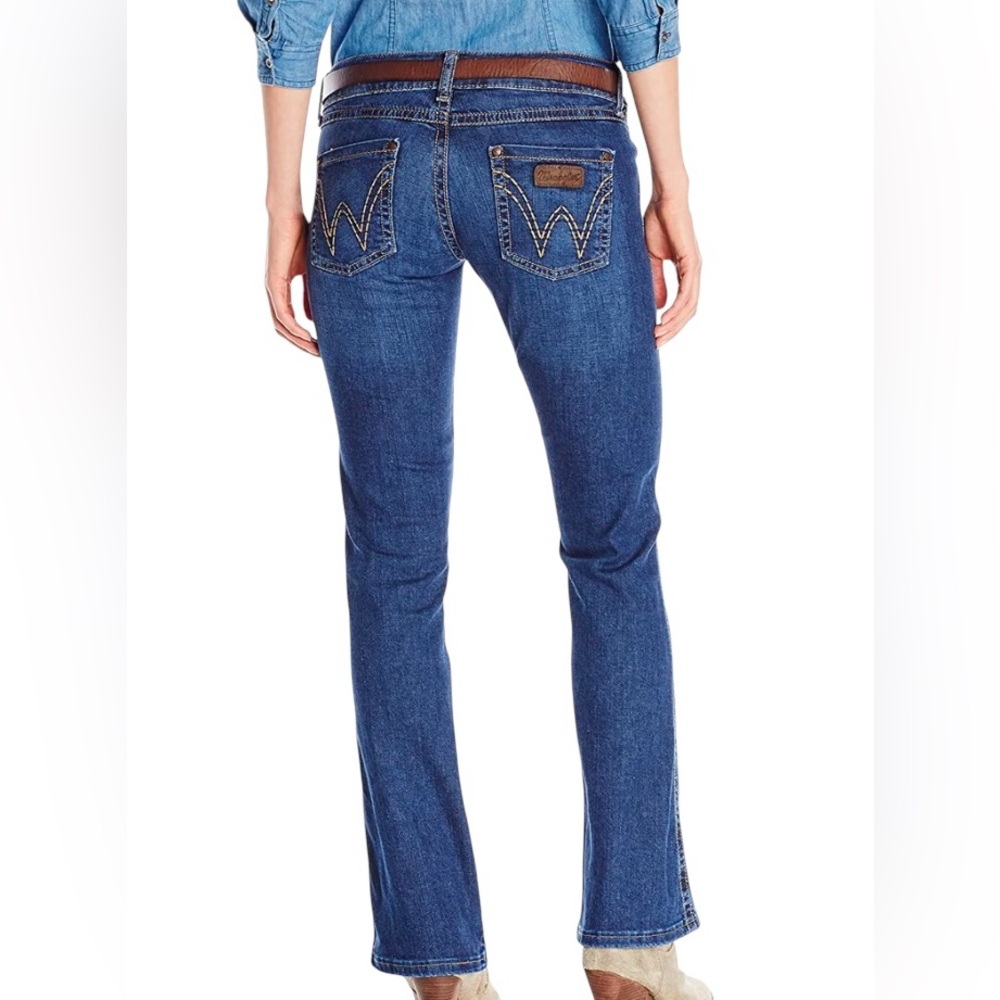 Wrangler Women's Medium Blue Bootcut Jeans with Back Pocket W